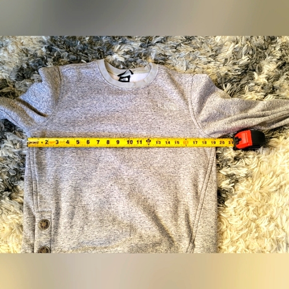 NWOT BEAUTIFUL NORTH FACE SWEATSHIRT - Picture 8 of 9